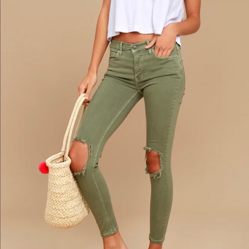 ⭐️Host Pick⭐️ Free People Army Green Denim Destroyed Knee Skinny Jeans Sz 29x25
